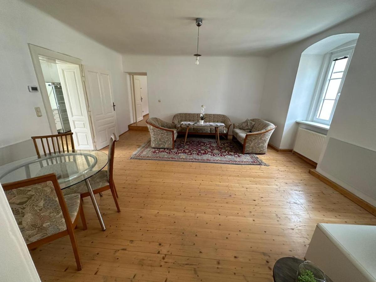 Central Plaza Family Apartment 2 Bedroom Bruckneudorf Buitenkant foto